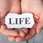 20 Best Life Quotes in Hindi You will Love to Read Again and Again