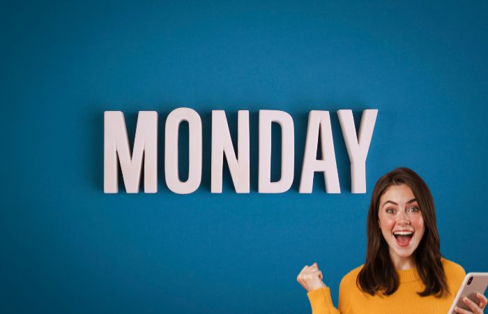 Top 5 Beautiful Monday Quotes In Hindi